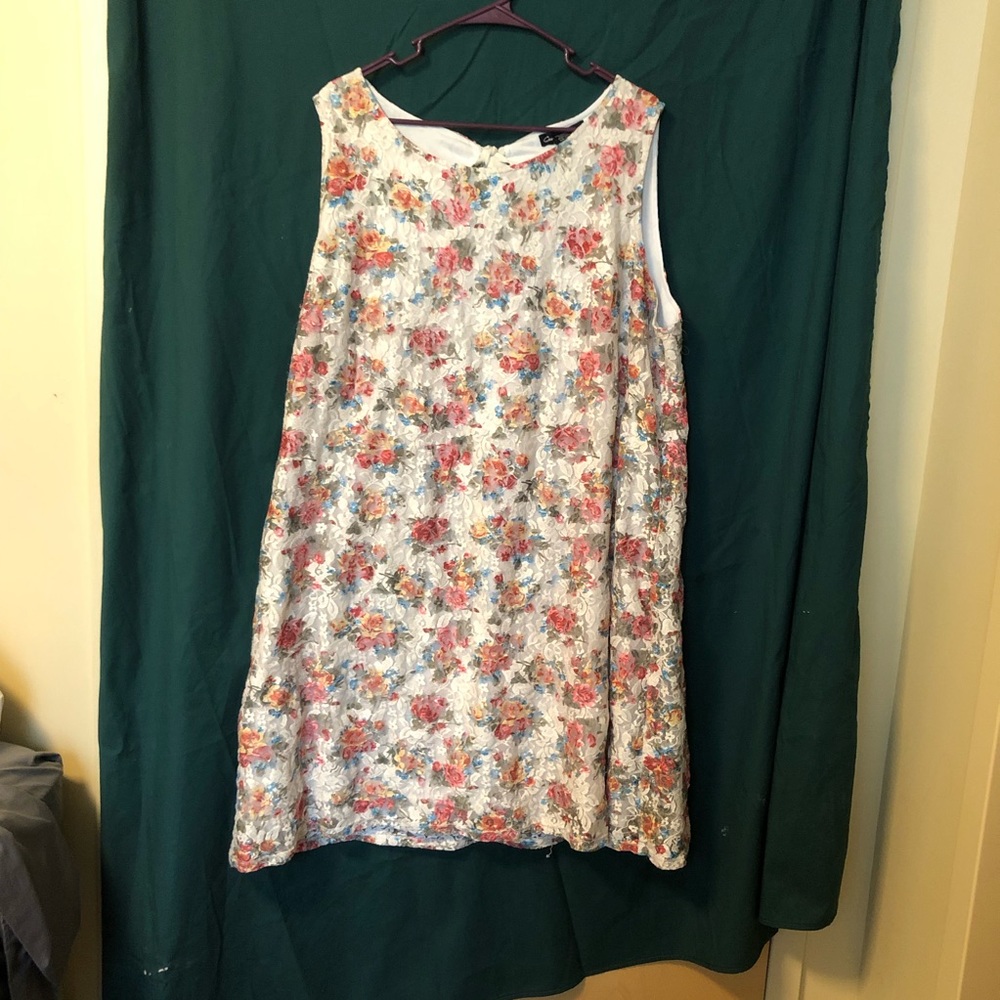 Floral lace dress tie back